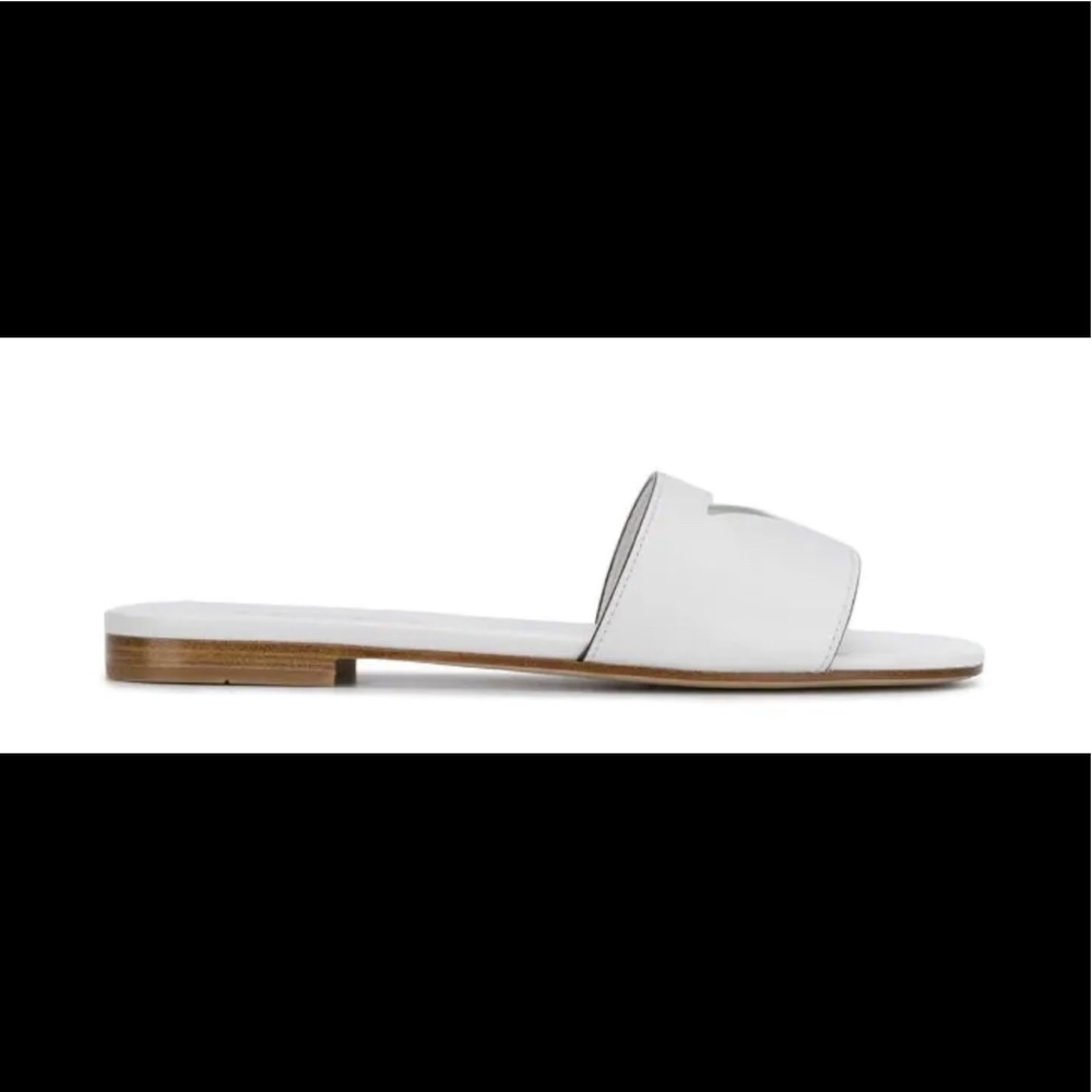 sandals - Picture 2 of 3